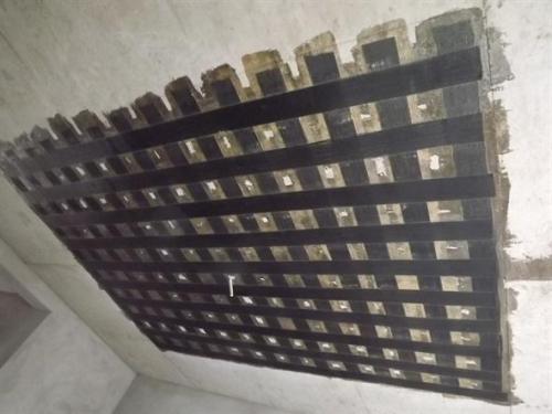 让胡路楼板加固